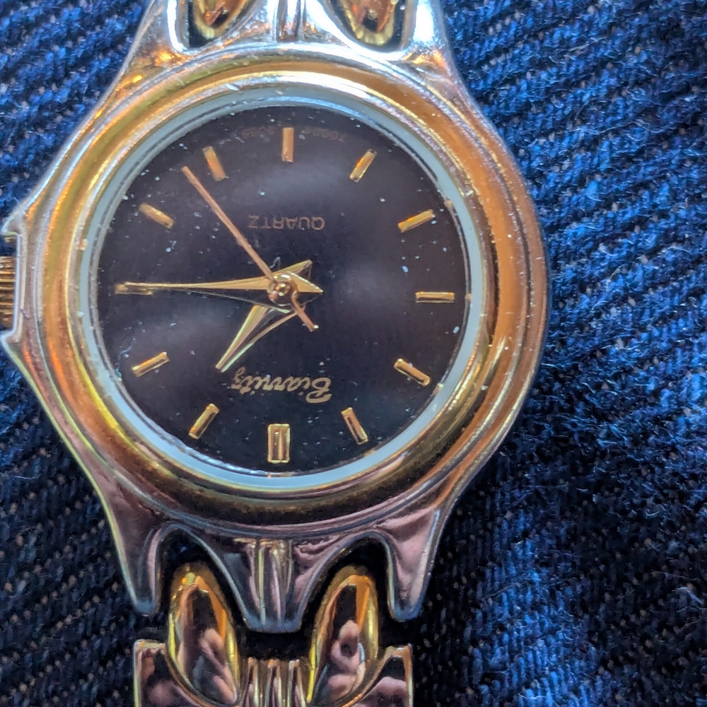 Source Unknown Gold Chain-Link Watch - Picture 3 of 6